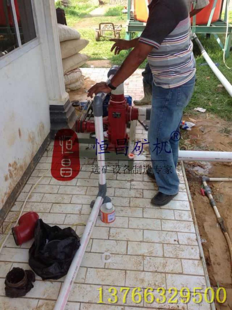甘肃兰州客户在印尼使用STLB-30水套式离心选矿机 用于选沙金